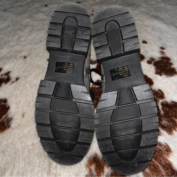 Light olive green lace up ankle tall boots very new condition. Super cute. - Picture 4 of 4